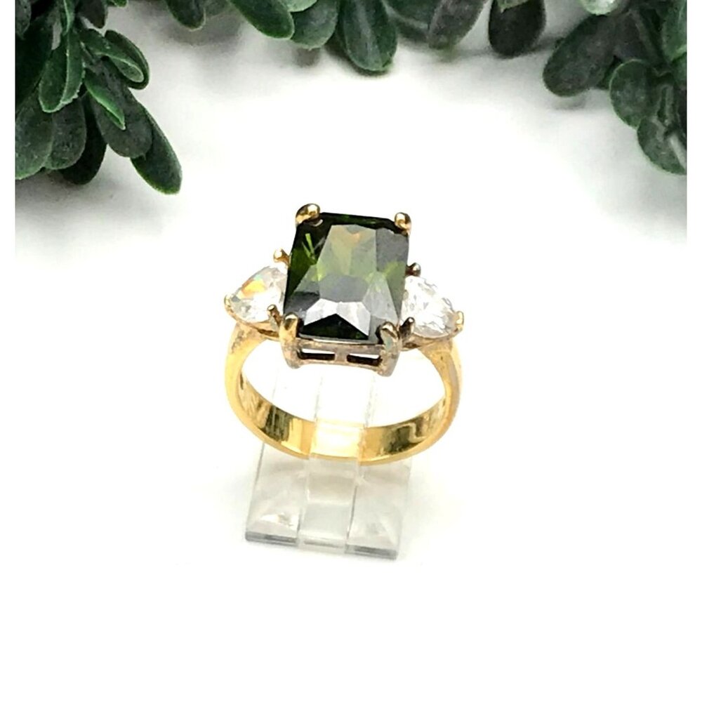 Vintage Style Emerald-Cut Green Gemstone Ring With Triangular Clear Stones & Gol